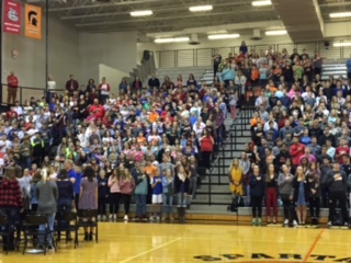 students doing the pledge of allegiance
